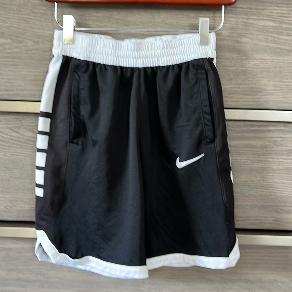 Nike elite shorts -size medium
